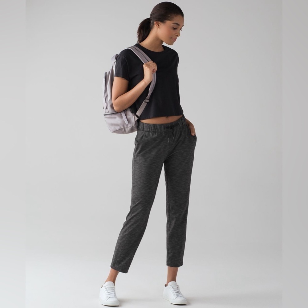 Lululemon On The Fly Pant (28")
Heathered Black